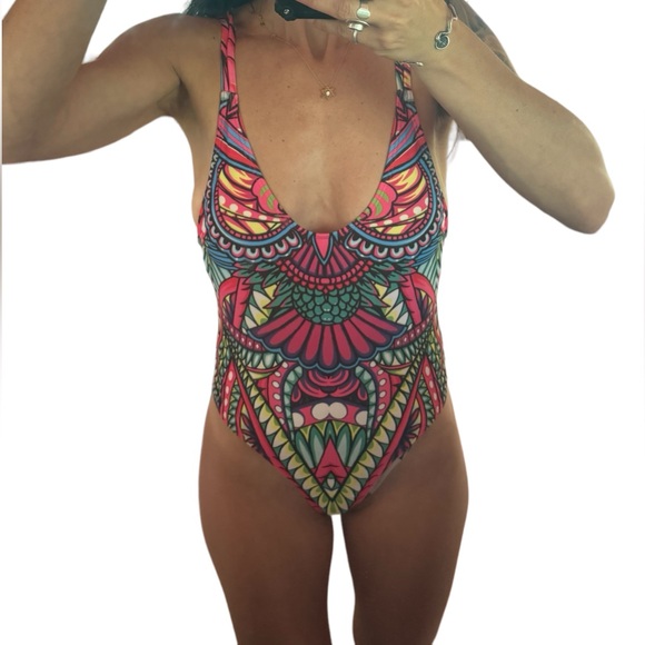 Tropical swimsuit from maui - Picture 2 of 3